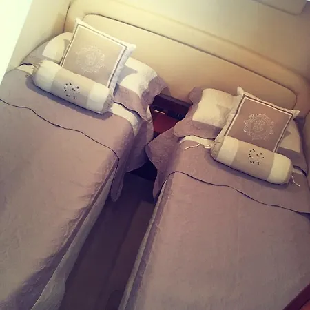 Ama Yacht 보트호텔 포르투로톤도