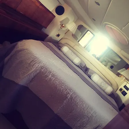 Ama Yacht *